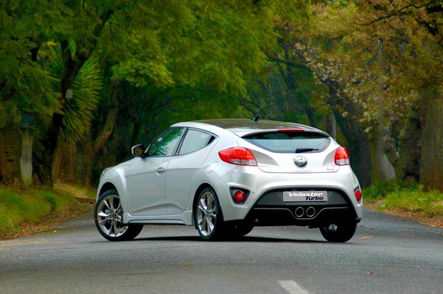  Hyundai Veloster Turbo 2015 года  (ZA) (фото 4 из 8)